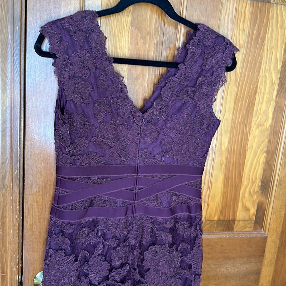 EUC Fully lined sleeveless dress lace outer - Picture 6 of 8